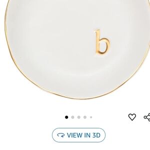 White and Gold Jewelry Organizer with Elegant Design